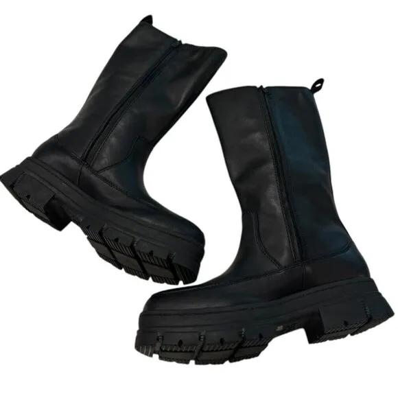 UGG Size 10 ASHTON HIGH CHELSEA LUG SOLE BOOTS 1133881 Black