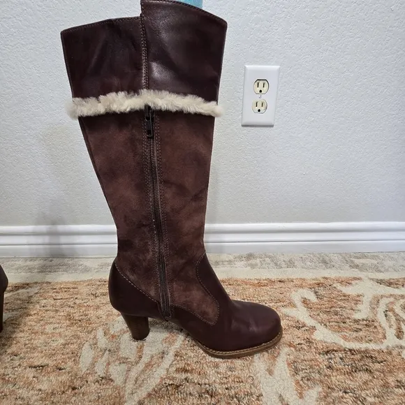 UGG Suede Tall Brown Heeled Boots Size 8