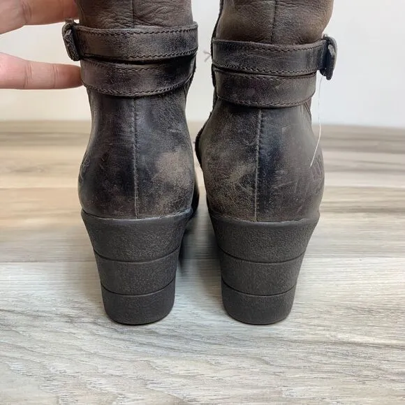 UGG Tall Riding Boots Womens 7 Brown Irmah Knee High Wedge Leather 1003362