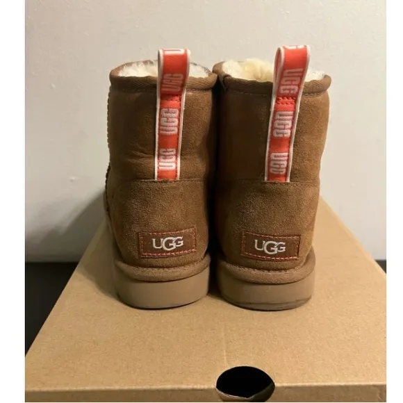 💎💎Ugg Ultra Mini Boot Chestnut💕💕💕