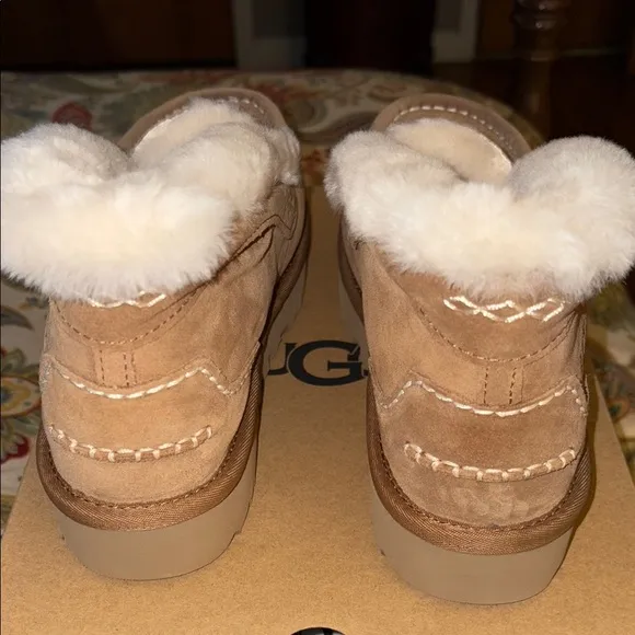 UGG Women Ashley Parc Chestnut Booties/Shoes Size 9 NIB