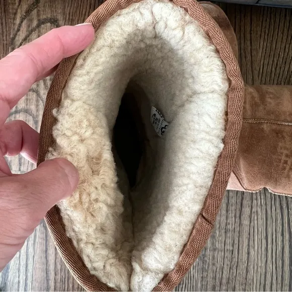 UGG Women Classic Tall Boots Size 8