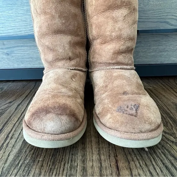 UGG Women Classic Tall Boots Size 8