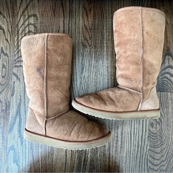 UGG Women Classic Tall Boots Size 8