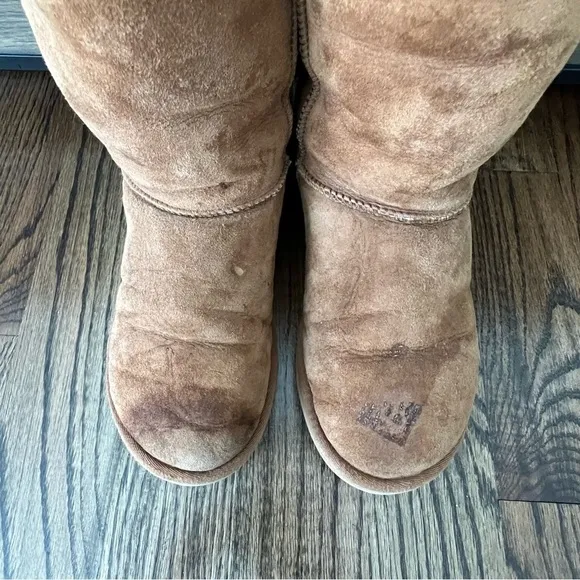 UGG Women Classic Tall Boots Size 8