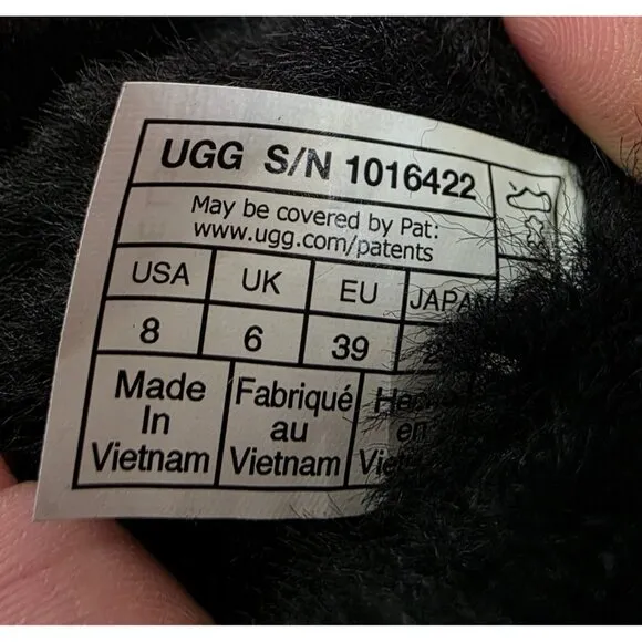 UGG Women's Mini Bailey Button II Boot SN 1016422 size 8