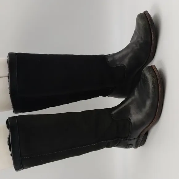 UGG women's size 7 black leather suede tall boots under knee pull on fuzzy