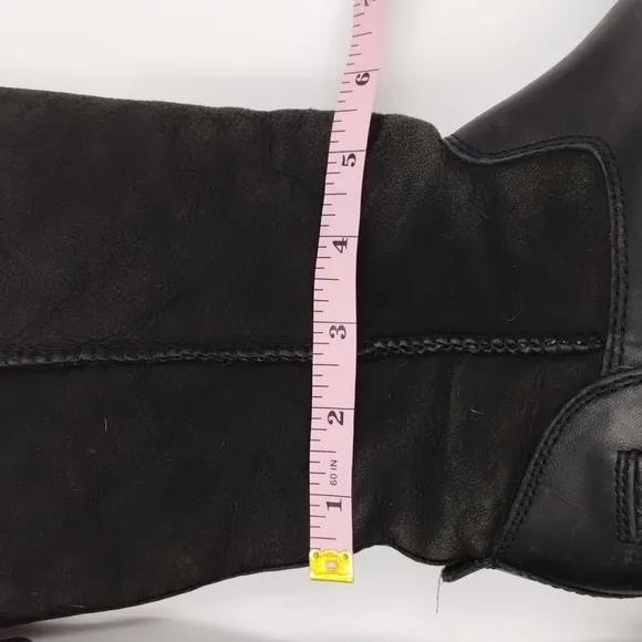 UGG women's size 7 black leather suede tall boots under knee pull on fuzzy