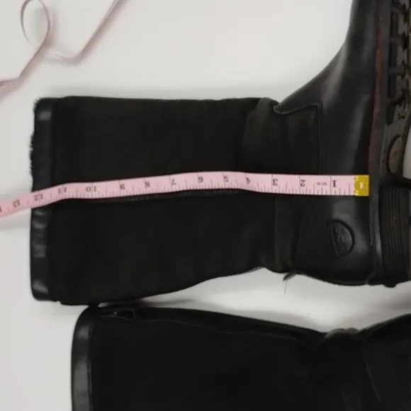 UGG women's size 7 black leather suede tall boots under knee pull on fuzzy