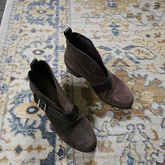 UGG Wright Belted Ankle Boots