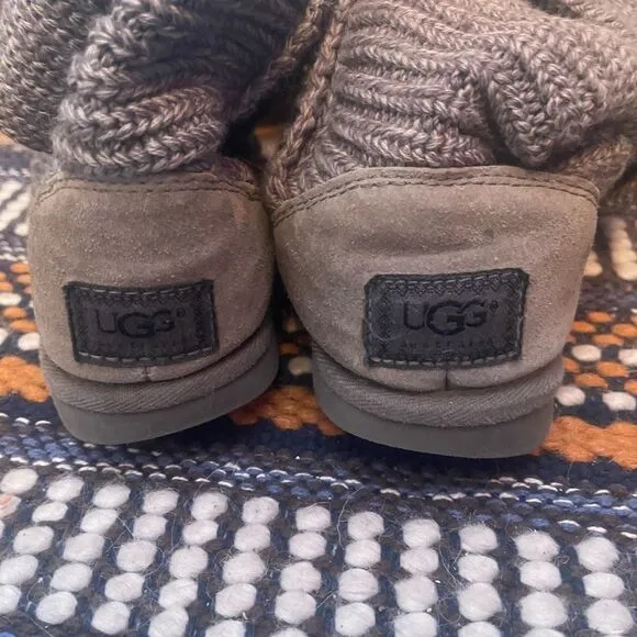 UGG’s light brown tall Cardy sz 7
