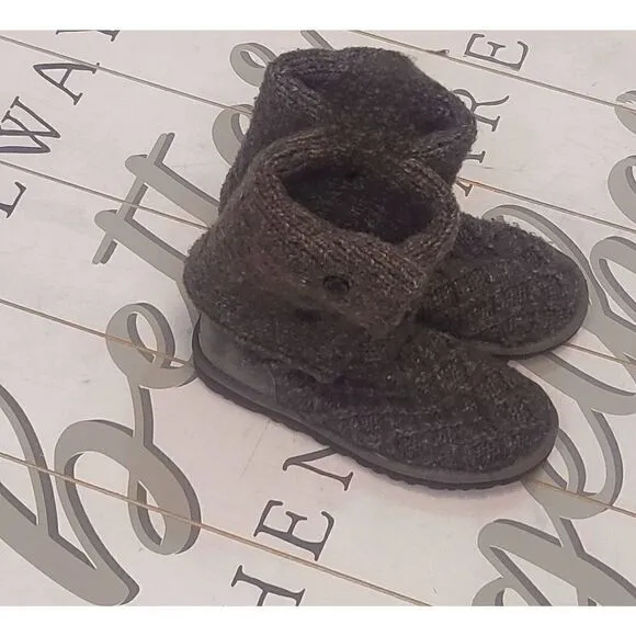 Ugg sweater boots