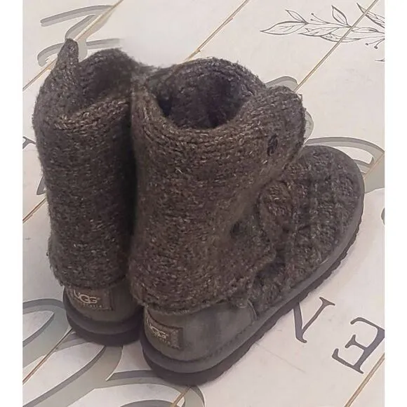 Ugg sweater boots