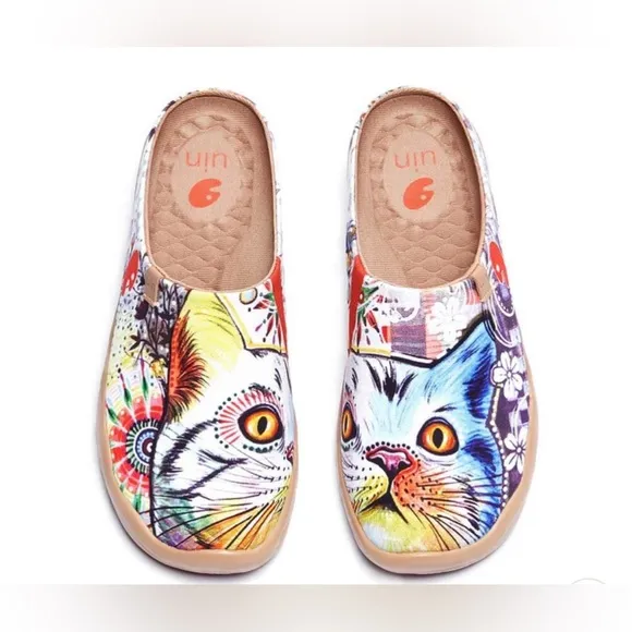 UIN Colorful Cat Print Cheer Up Slip-On Shoes!  Like New! Perfect condition!