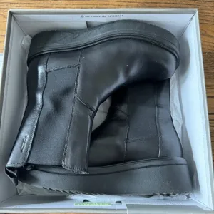 Vagabond Tara Black Chelsea Boots