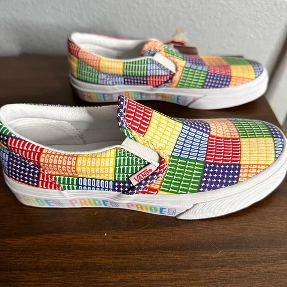 Vans colorful kids slip on shoes.  Kids size 3. NWT