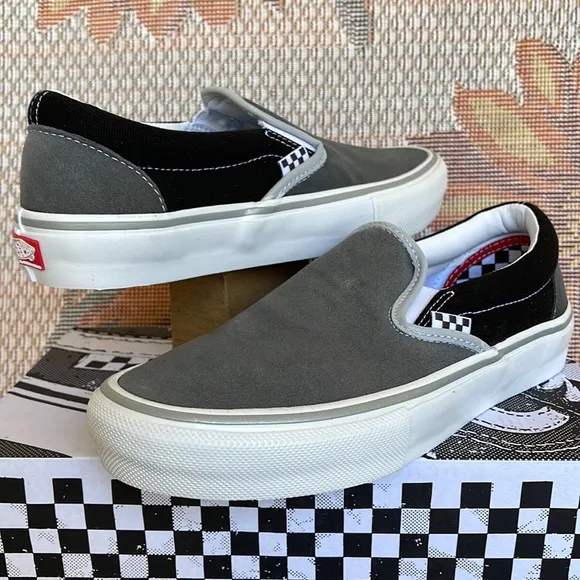 Vans Men’s Skate Slip-OnReflective Black/GreyVN0A5FCAN42Sneakers