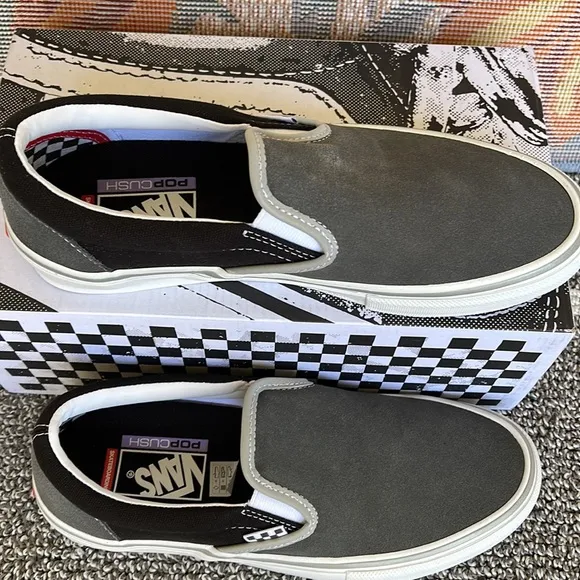 Vans Men’s Skate Slip-OnReflective Black/GreyVN0A5FCAN42Sneakers