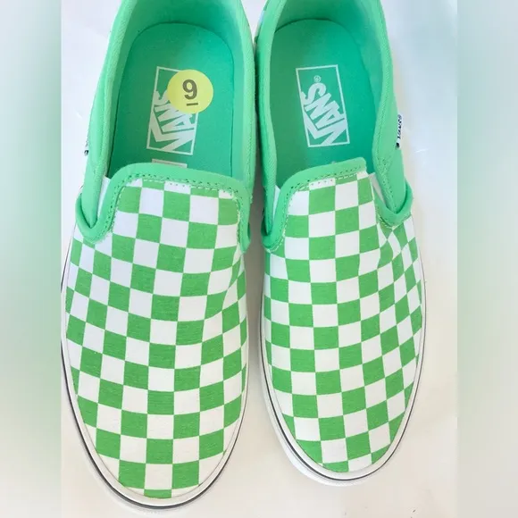 Vans shoes slip on green white checkered new Vans shoes no laces Vans