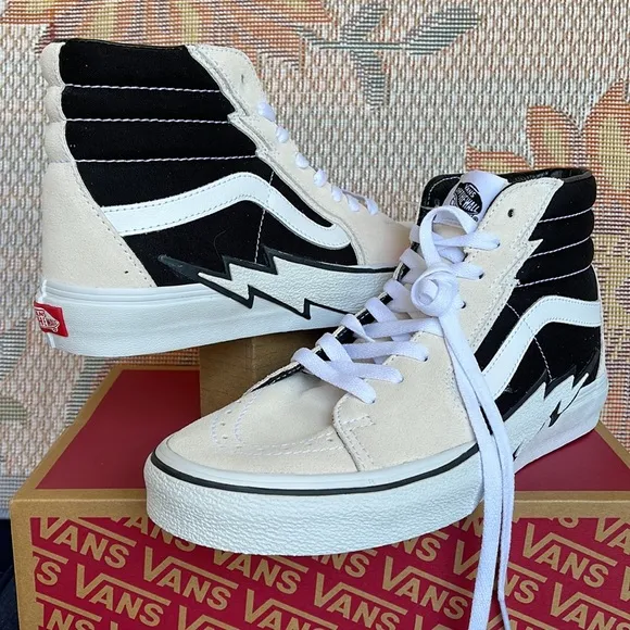 Vans Sk8-Hi BoltAntique White/BlackVNOA5JIVZHJWMNS sneakers