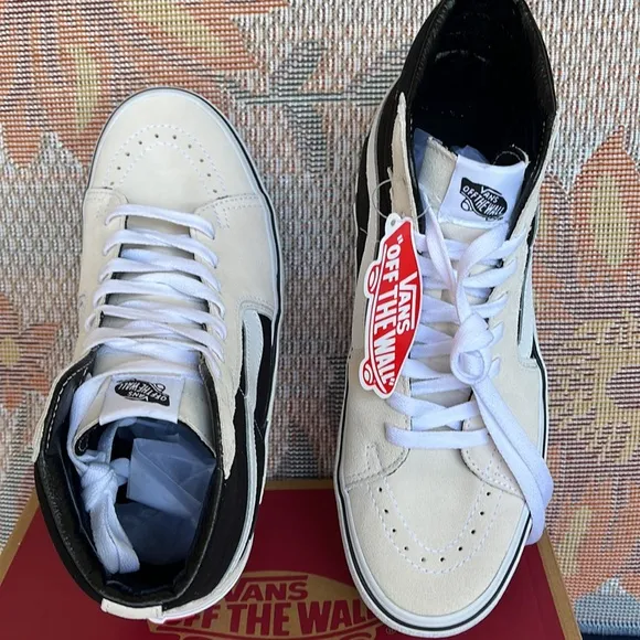 Vans Sk8-Hi BoltAntique White/BlackVNOA5JIVZHJWMNS sneakers