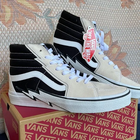 Vans Sk8-Hi BoltAntique White/BlackVNOA5JIVZHJWMNS sneakers