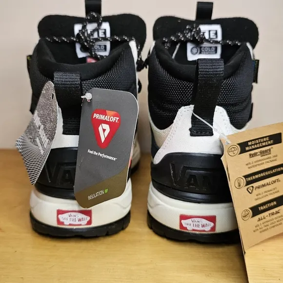 Vans Ultrarange Exo Hi Mte2 Marshmallow/BlackVN0A4BVSKIGSneakers Boots