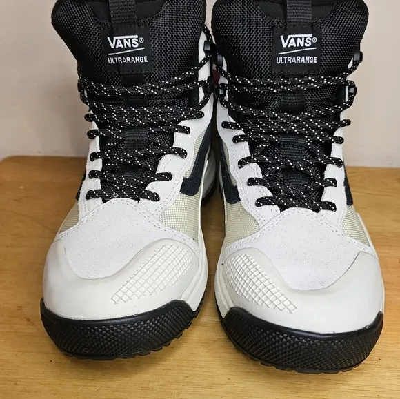Vans Ultrarange Exo Hi Mte2 Marshmallow/BlackVN0A4BVSKIGSneakers Boots