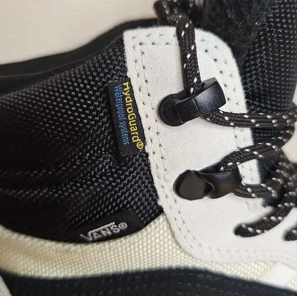 Vans Ultrarange Exo Hi Mte2 Marshmallow/BlackVN0A4BVSKIGSneakers Boots