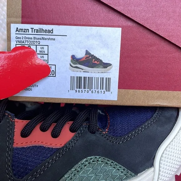 Vans WMNS Amzn TrailheadGeo 2 Dress Blues/MarshmaVN0A7T02DTQSneakers