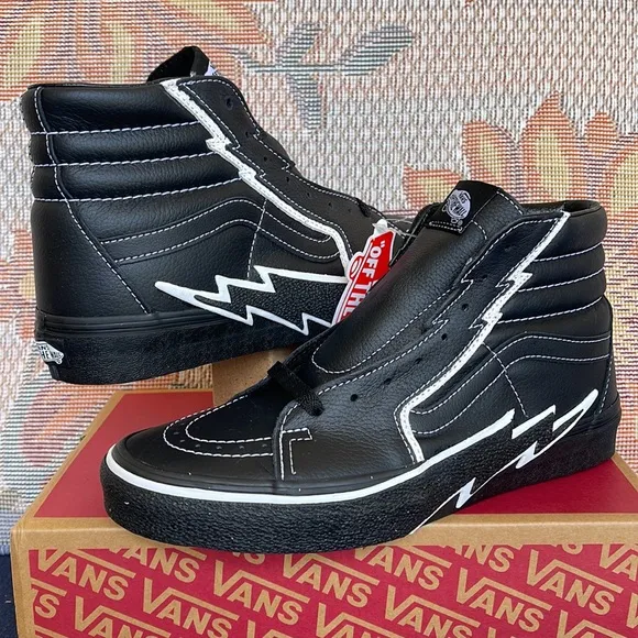 Vans WMNS Sk8-Hi Bolt Black/BlackVN0A5JIVBKA1Sneakers - athletic shoes