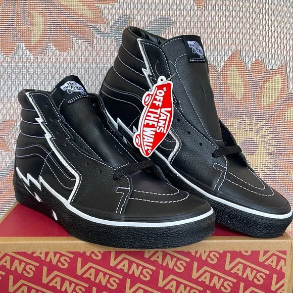 Vans WMNS Sk8-Hi Bolt Black/BlackVN0A5JIVBKA1Sneakers - athletic shoes