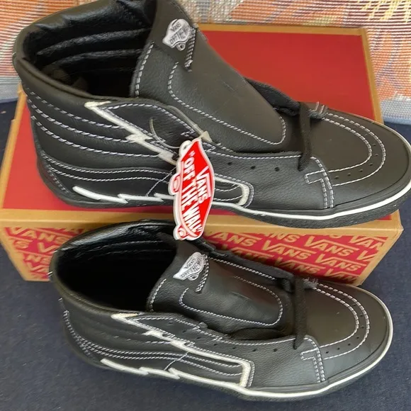 Vans WMNS Sk8-Hi Bolt Black/BlackVN0A5JIVBKA1Sneakers - athletic shoes