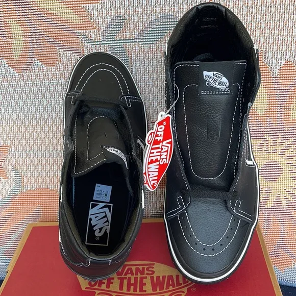 Vans WMNS Sk8-Hi Bolt Black/BlackVN0A5JIVBKA1Sneakers - athletic shoes