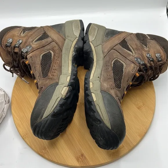 Vasque Breeze 2.0 GTX Men 7.5 Boot Brown Waterproof Gore-tex Hiking Boots.