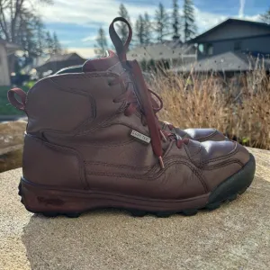 Vasque Men's Gore-Tex Hiking Leather Waterproof Boots Size 10 1/2 Red Brown