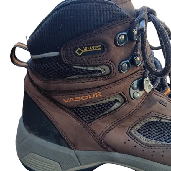 VASQUE MEN'S SIZE 8.5 BROWN 7 INCH BOOTS.