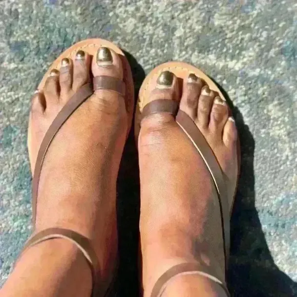 Vero Cuoio sandals size 39 (8.5) never worn lather color brown