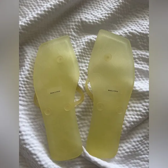 Veronica Beard Baby Yellow Clea Jelly Sandals