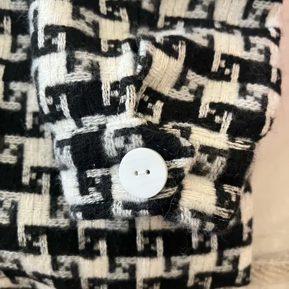 🌸Veveret Houndstooth Jacket🌸