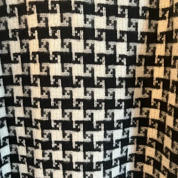 🌸Veveret Houndstooth Jacket🌸