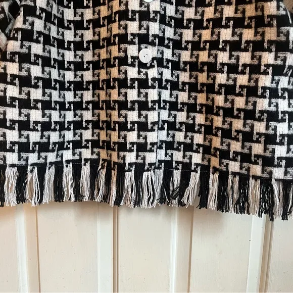 🌸Veveret Houndstooth Jacket🌸