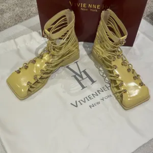 VHNY Vivienne Hu size 38 or 8 Lemon Studded Leather Straps NEW w/Box &amp; Dust Bag