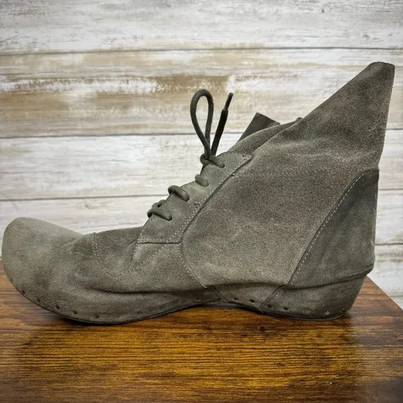 Vialis Chelsea Size 39 Taupe Lace Up Suede Wedge Ankle Boots Casual Closed Toe