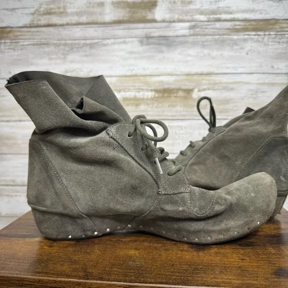 Vialis Chelsea Size 39 Taupe Lace Up Suede Wedge Ankle Boots Casual Closed Toe