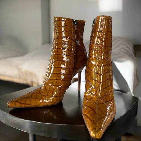 Vicini Brown Tan Crocodile Textured Ankle Patent Leather Heeled Boots Size 9
