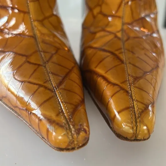 Vicini Brown Tan Crocodile Textured Ankle Patent Leather Heeled Boots Size 9