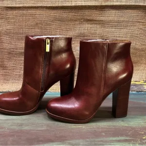 Vince Camuto brown leather booties ankle boots size 81/2 NWOT