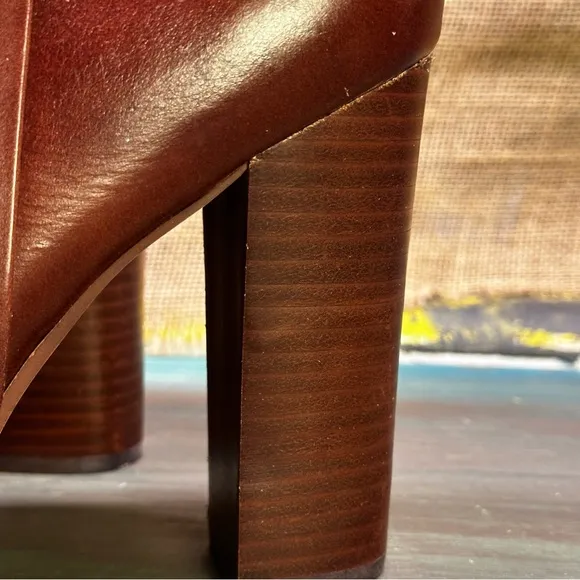 Vince Camuto brown leather booties ankle boots size 81/2 NWOT