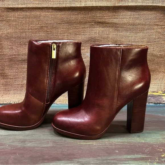 Vince Camuto brown leather booties ankle boots size 81/2 NWOT